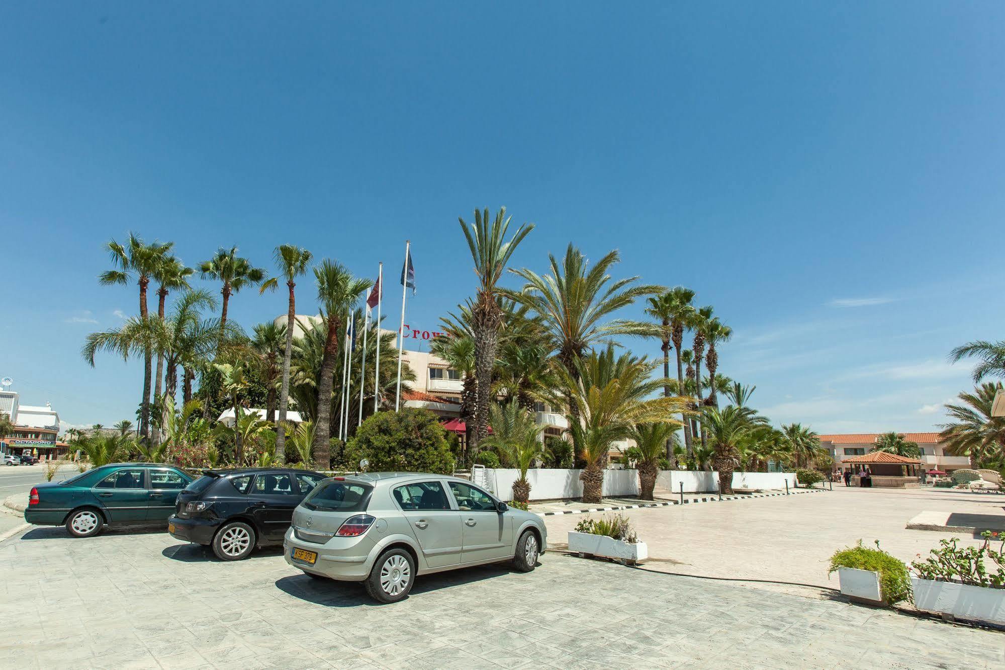 Crown Resorts Henipa Larnaca Exterior foto